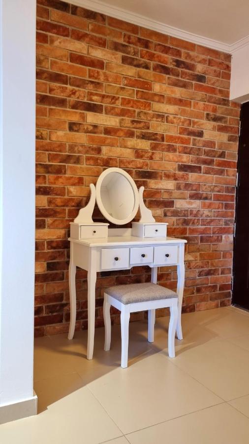 Anja & Ogo Apartments Sea View & Pool Petrovac 외부 사진