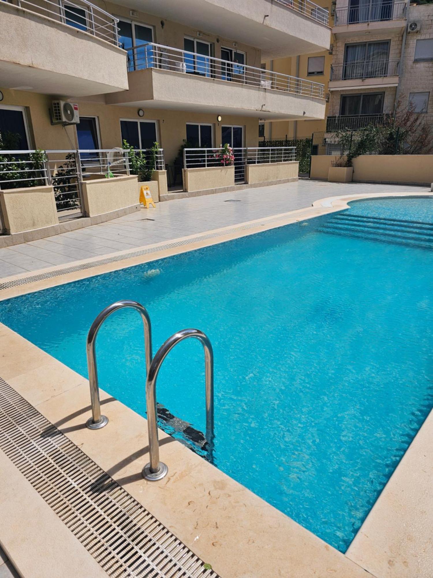 Anja & Ogo Apartments Sea View & Pool Petrovac 외부 사진